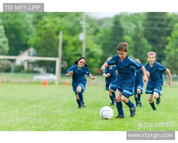 帅气男生在绿茵场上的风采与激情展现足球魅力的无限可能